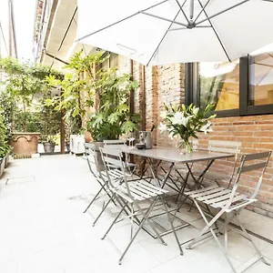 Appartement Elegant Fornasa Vecia, Canal View With A Beautiful Garden R&r, Venise